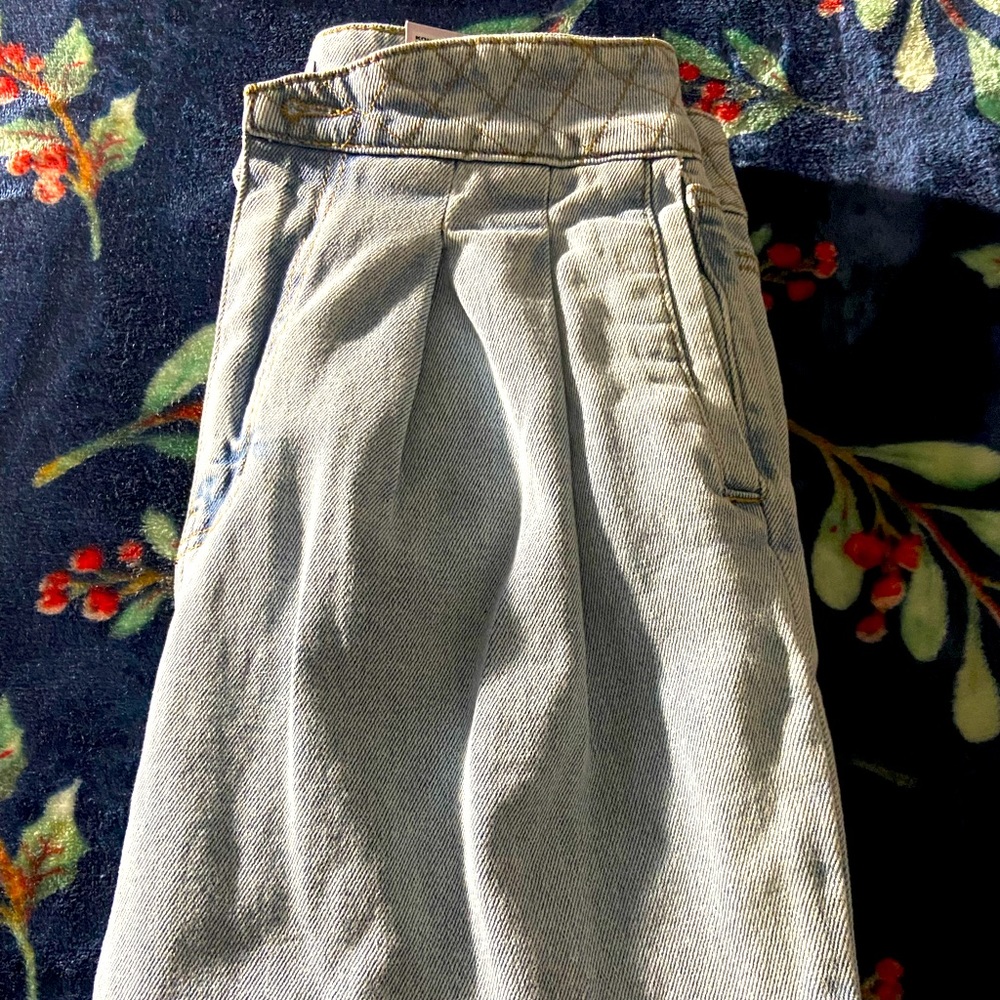 Super high raise straight jeans.